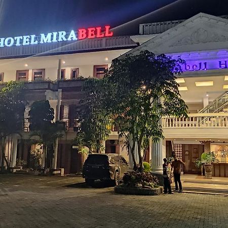 Mirabell Hotel & Convention Hall Malang Extérieur photo