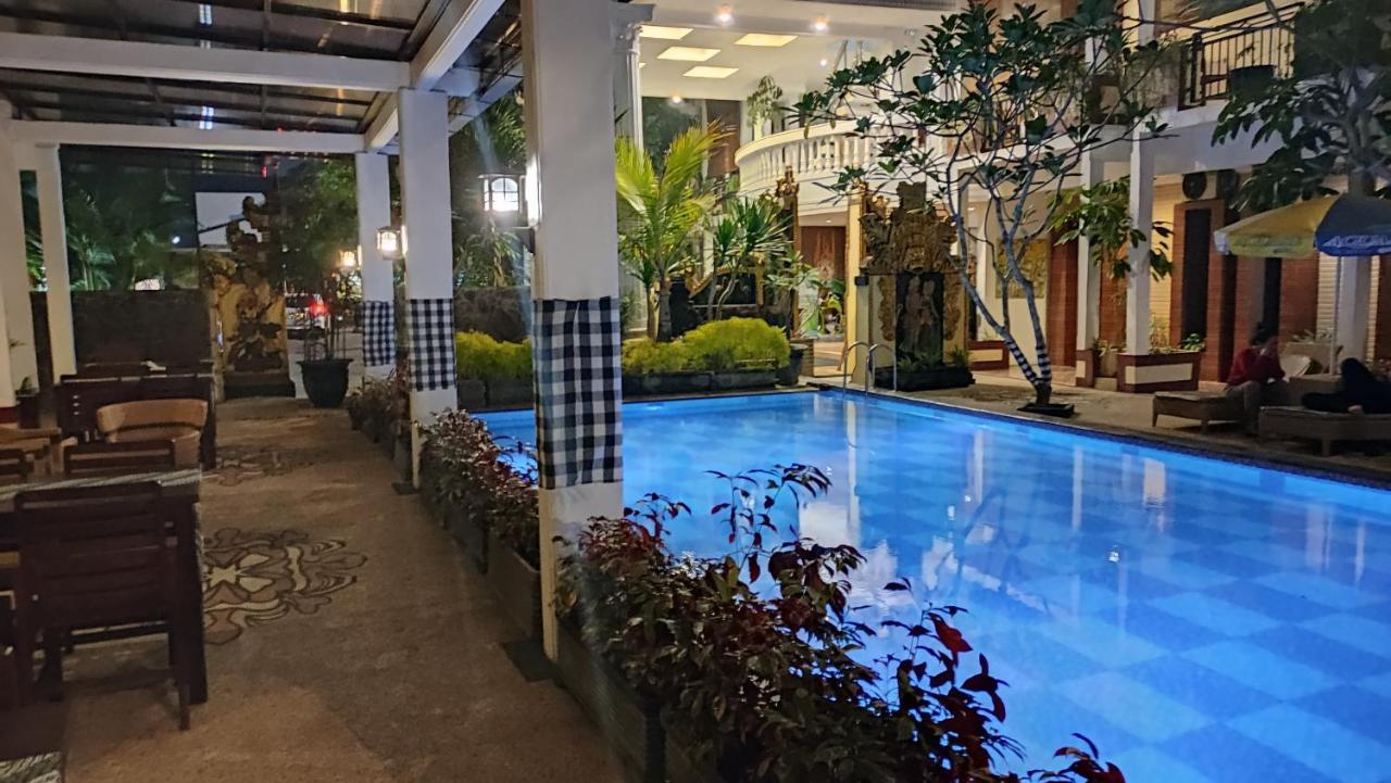 Mirabell Hotel & Convention Hall Malang Extérieur photo