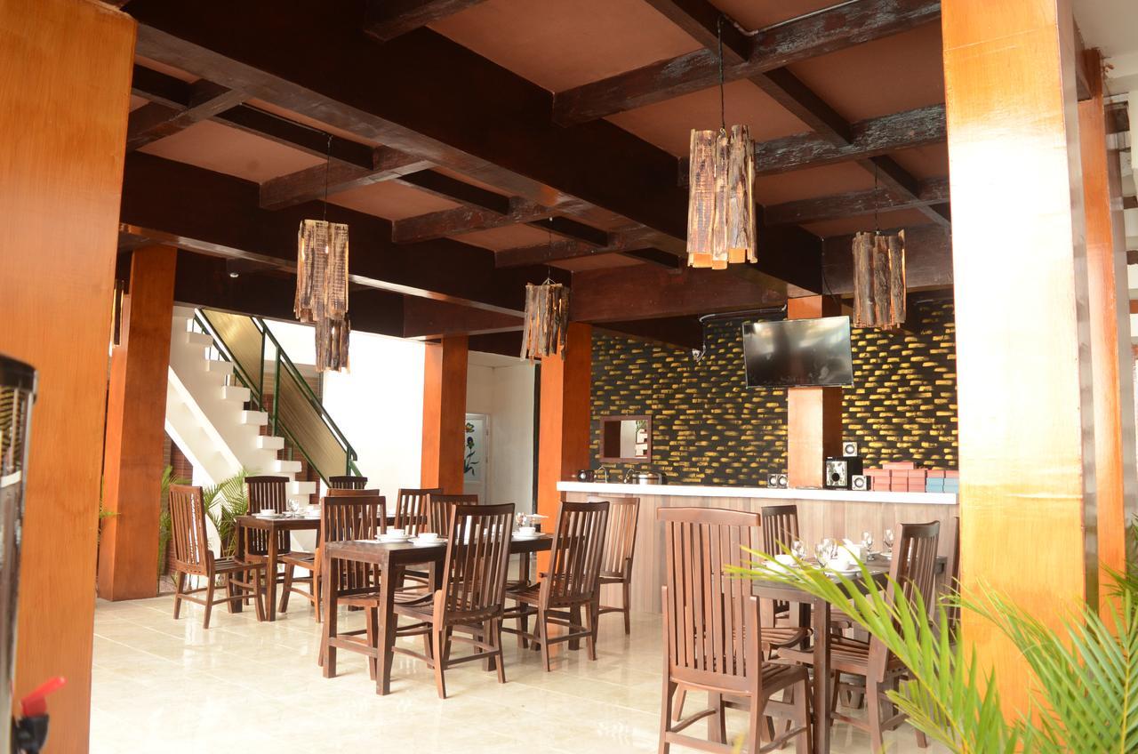 Mirabell Hotel & Convention Hall Malang Extérieur photo