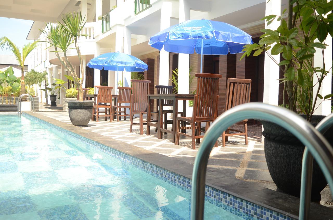 Mirabell Hotel & Convention Hall Malang Extérieur photo
