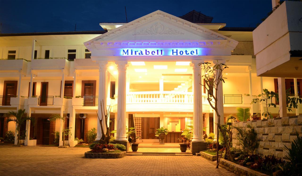 Mirabell Hotel & Convention Hall Malang Extérieur photo
